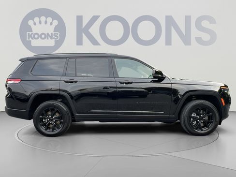 Used 2025 Jeep Grand Cherokee L Altitude AWD/4WD image 12