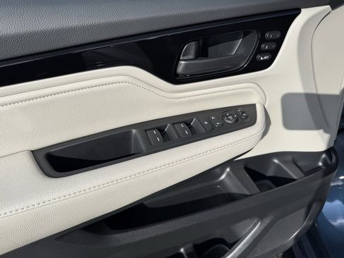 Used 2026 Honda Odyssey Touring image 14