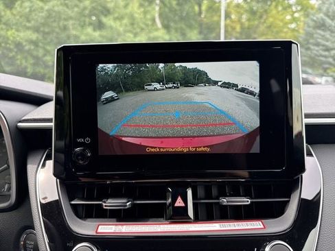 Used 2025 Toyota Corolla SE w/ SE Package image 25