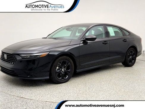 Used 2025 Honda Accord SE image 1