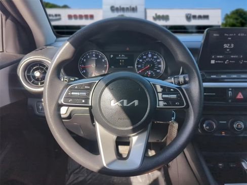 Used 2023 Kia Forte LXS w/ LXS Technology Package FWD image 16