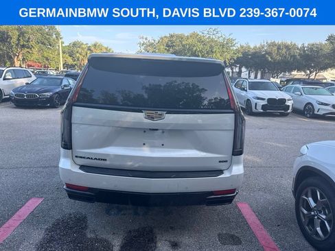 Used 2022 Cadillac Escalade Sport Platinum AWD/4WD image 4