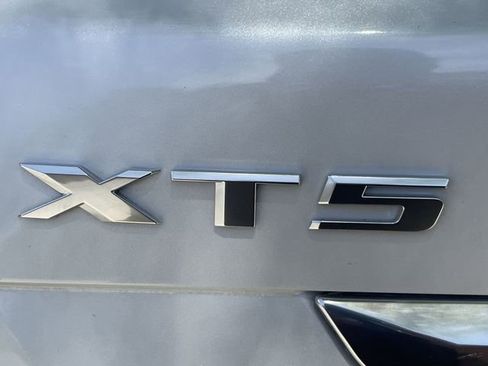 Used 2022 Cadillac XT5 Premium Luxury FWD image 33