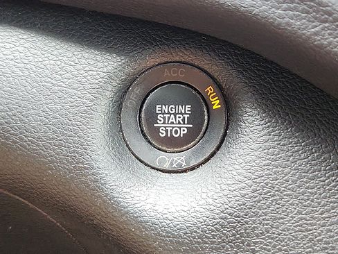 Certified 2019 Jeep Cherokee Limited AWD/4WD image 23