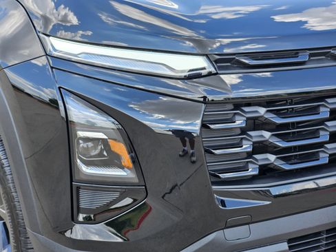 New 2027 Chevrolet Equinox LT w/ Convenience Package II FWD image 9