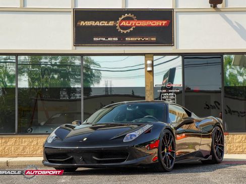 Used 2011 Ferrari 458 Italia Coupe RWD image 1