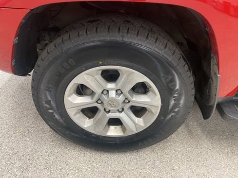 Used 2021 Toyota 4Runner SR5 Premium image 11