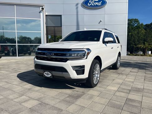 Used 2024 Ford Expedition Limited image 2