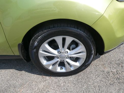 Used 2016 Kia Soul + FWD image 28