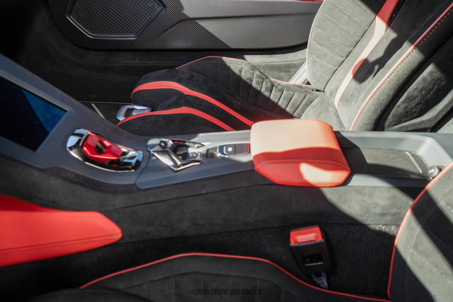 Used 2021 Lamborghini Huracan STO RWD image 45