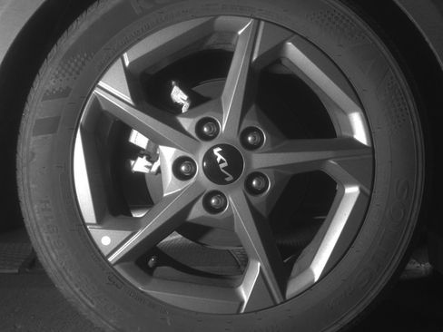 Used 2025 Kia K4 LXS image 15