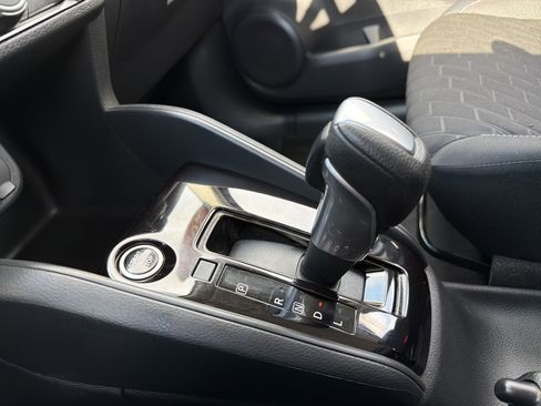 Used 2022 Nissan Kicks S image 20