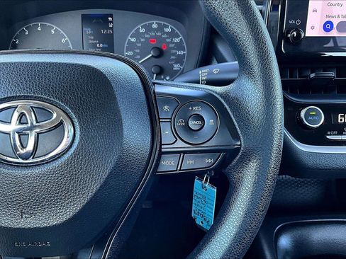 Used 2023 Toyota Corolla LE image 19