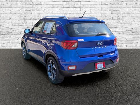 Used 2025 Hyundai Venue SEL FWD image 10