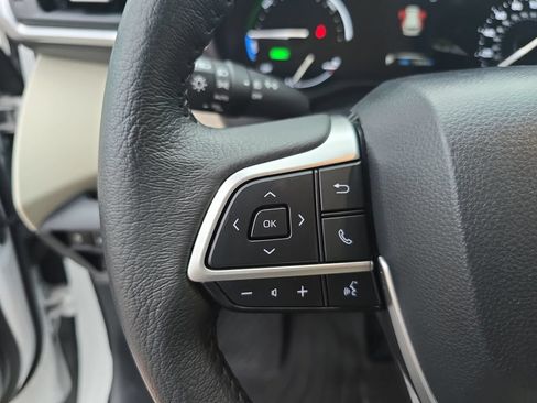 Certified 2024 Toyota Sienna XLE FWD image 20