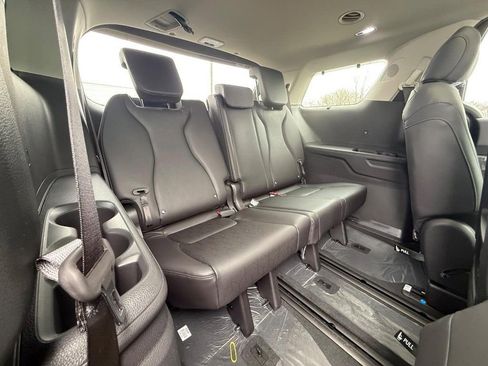 New 2026 Kia Carnival SX image 12