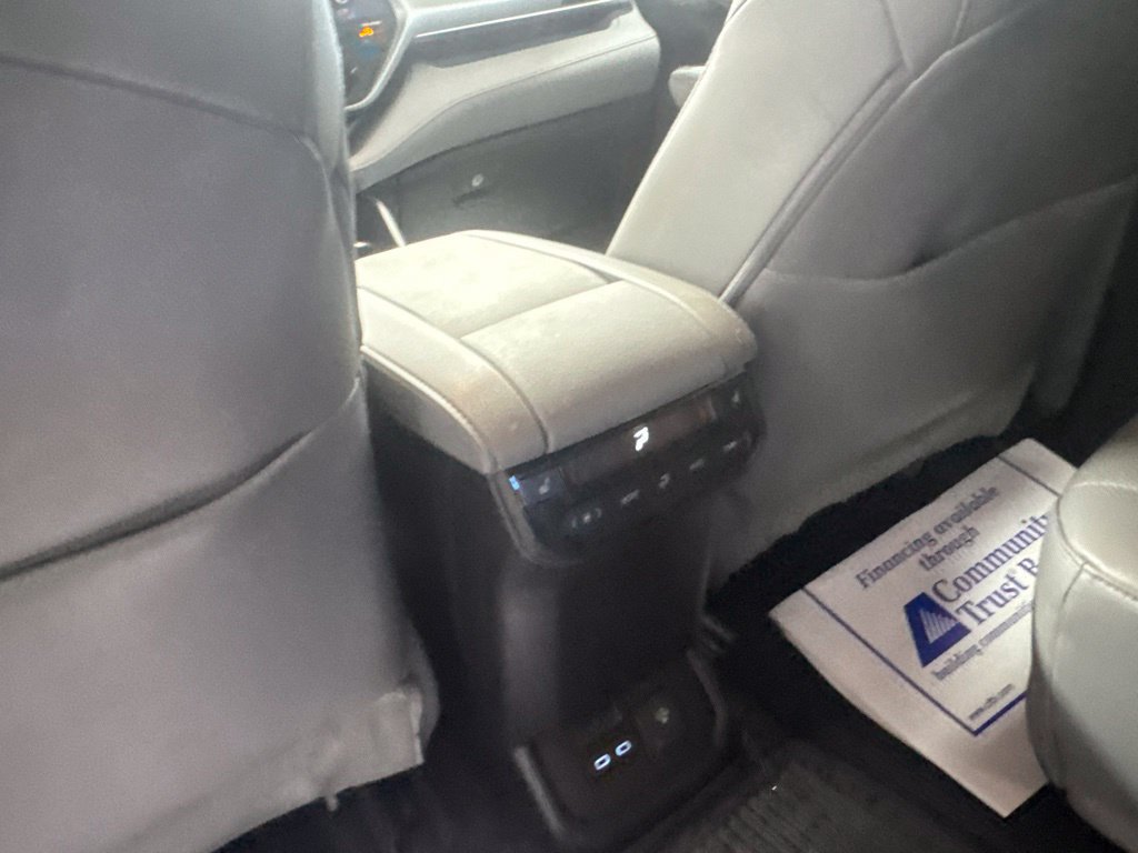 Used 2023 Toyota Highlander Platinum AWD/4WD image 30