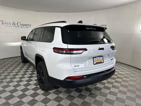 New 2025 Jeep Grand Cherokee L Limited w/ Black Appearance Package image 9