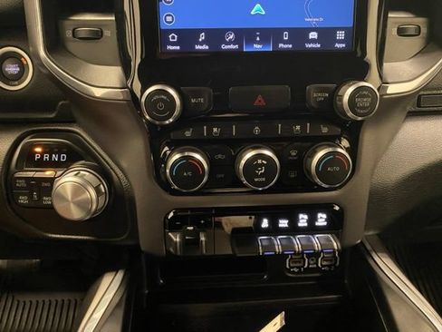 Used 2022 RAM 1500 Laramie AWD/4WD image 16