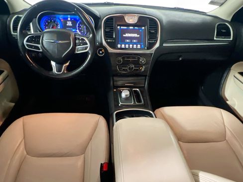 Used 2019 Chrysler 300 Touring L w/ Quick Order Package 22F image 30