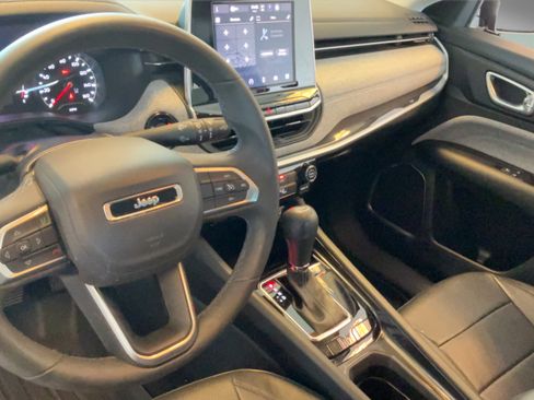 Used 2022 Jeep Compass Latitude FWD image 24