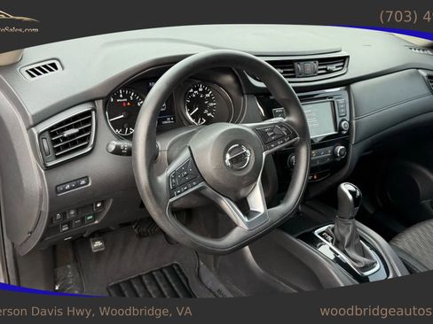 Used 2019 Nissan Rogue S image 10