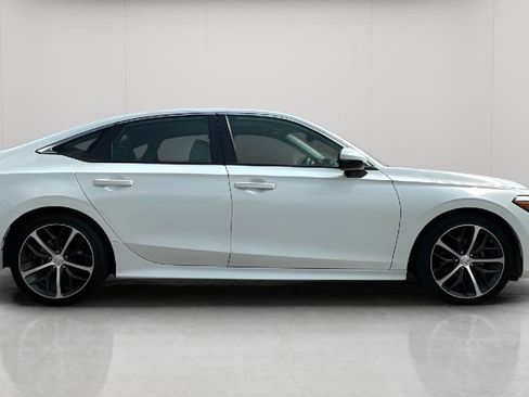 Used 2024 Honda Civic Touring image 4