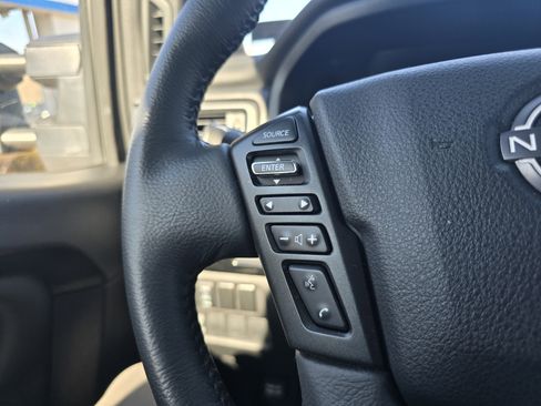 Used 2024 Nissan Titan SV w/ SV Convenience Package image 22