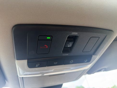 Used 2024 Nissan Altima 2.5 SV w/ SV Premium Package FWD image 34