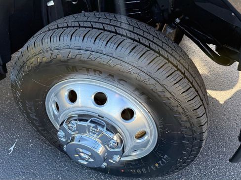 Used 2024 RAM 3500 Big Horn w/ Safety Group AWD/4WD image 46