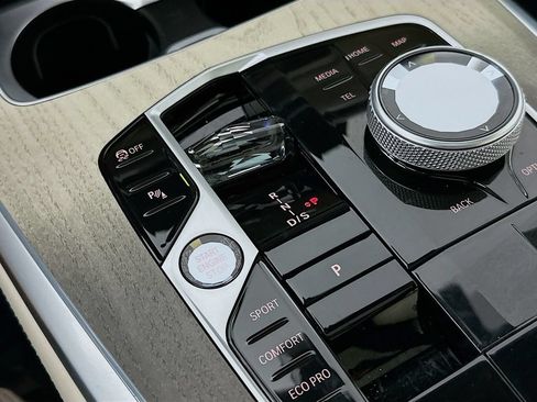 Used 2024 BMW X7 M60i w/ Executive Package AWD/4WD image 19