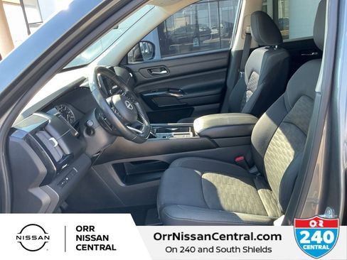 Used 2022 Nissan Pathfinder SV image 17