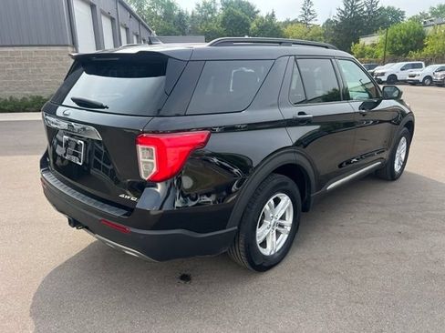 Used 2023 Ford Explorer XLT w/ Equipment Group 202A AWD/4WD image 5