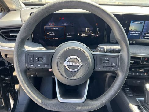Used 2026 Nissan Kicks SV FWD image 6