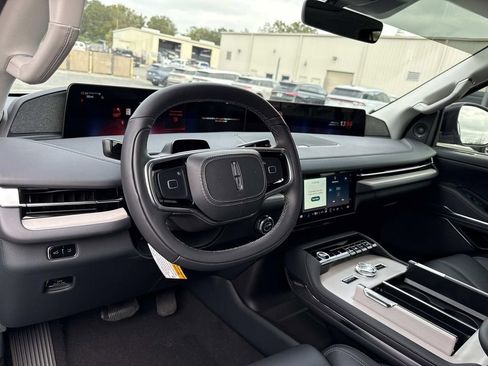 New 2025 Lincoln Navigator Reserve image 37