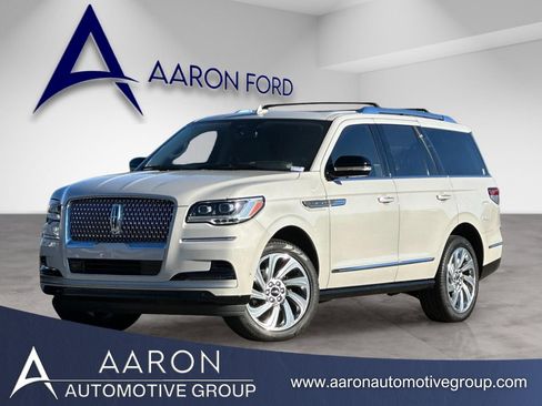 Used 2024 Lincoln Navigator Reserve image 1