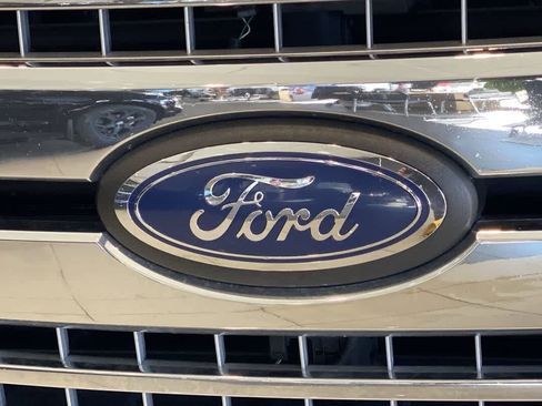 Used 2018 Ford F150 XLT w/ Equipment Group 302A Luxury AWD/4WD image 10