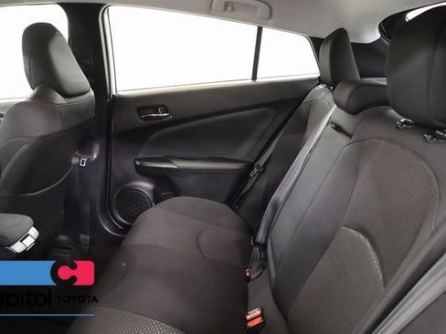 Certified 2022 Toyota Prius LE FWD image 31