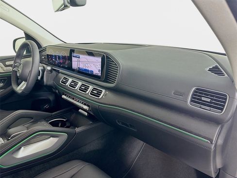 Used 2026 Mercedes-Benz GLS 450 4MATIC image 39