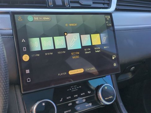 Used 2022 Jaguar F-PACE SVR image 13