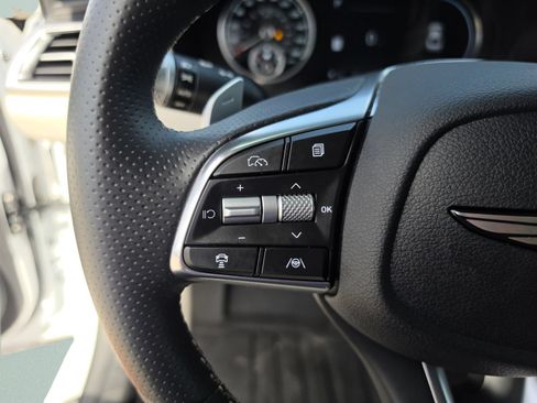 Used 2025 Genesis G70 2.5T RWD image 29
