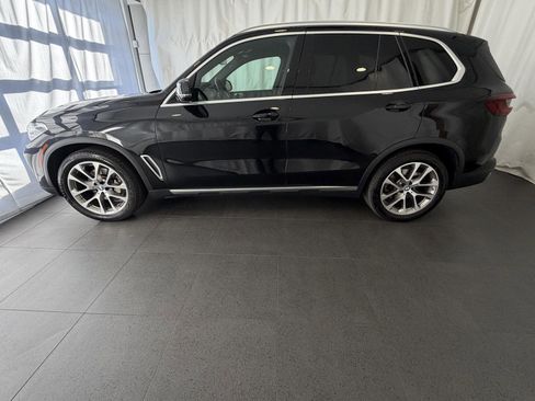 Used 2022 BMW X5 xDrive40i w/ Executive Package image 2
