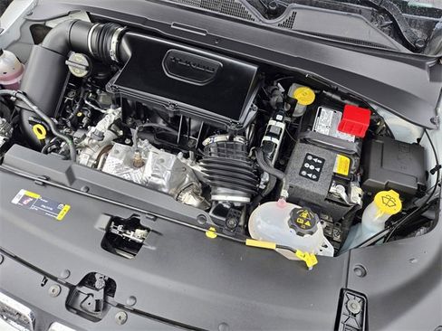 Used 2025 Jeep Compass Latitude image 13