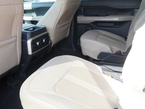 Used 2024 Ford Expedition Limited image 14