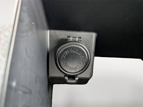 Used 2022 Subaru Outback Premium image 19