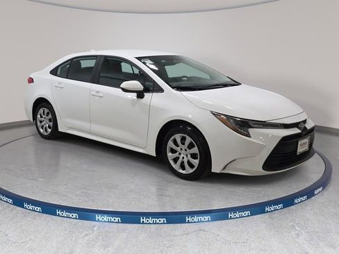 Certified 2025 Toyota Corolla LE image 3