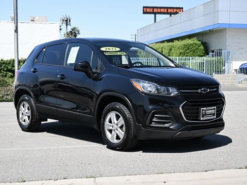 Used 2022 Chevrolet Trax LS w/ Tint and Cruise Package AWD/4WD image 1