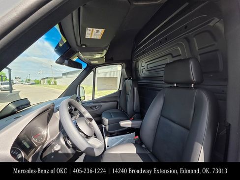 New 2025 Mercedes-Benz Sprinter 2500 image 12