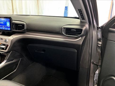 Used 2023 Ford Explorer XLT w/ Equipment Group 202A AWD/4WD image 15