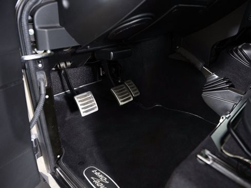 Used 1991 Land Rover Defender 110 image 21